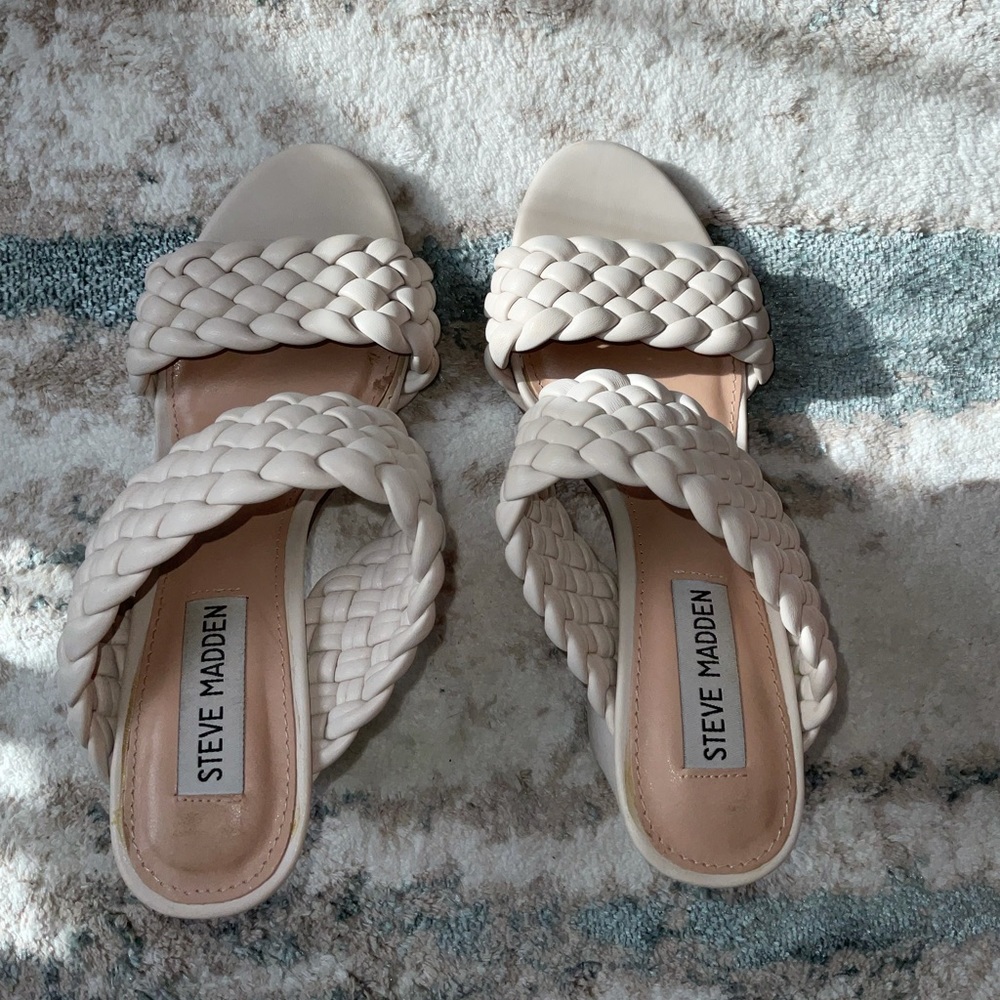 STEVE MADDEN KENLEY TAUPE HEELS